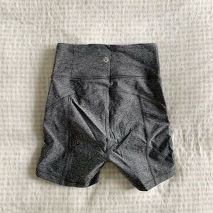 Lululemon Tied To It Short 3.5" size 4